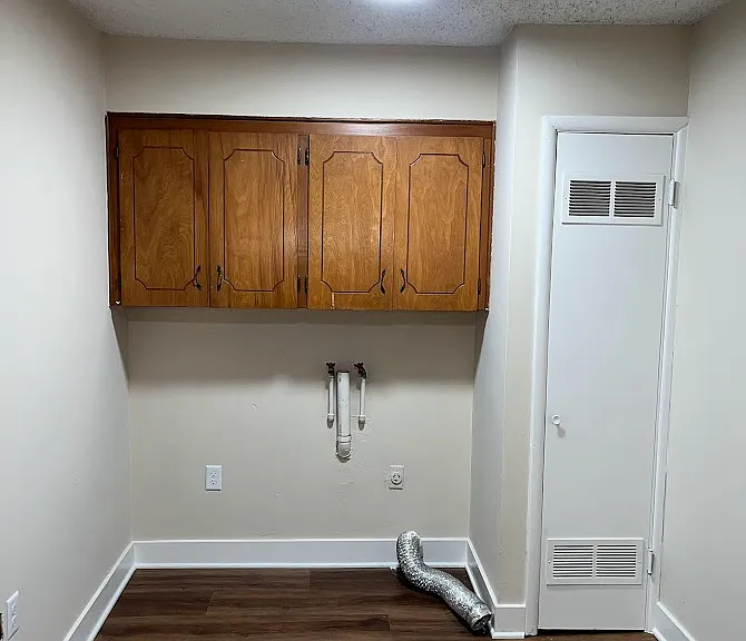 2216 Naismith Dr — Photo 2