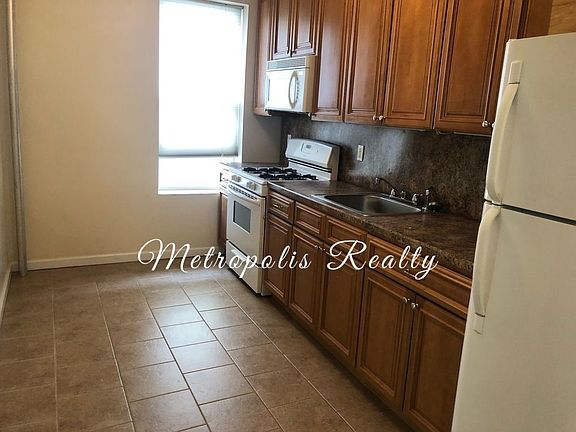 3rd image of 23-47 23rd St #2B