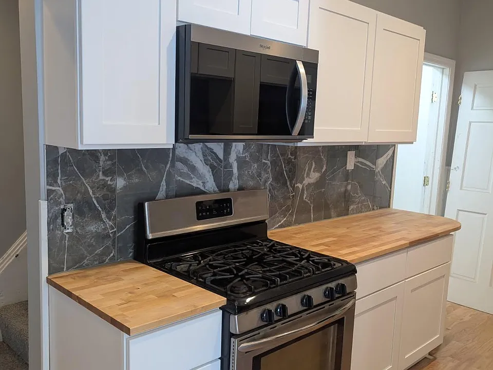 3203 Parkview Ave