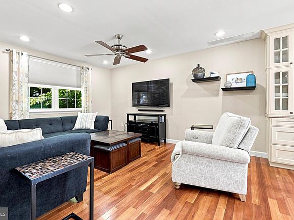 4th image of 8619 Belfry Dr