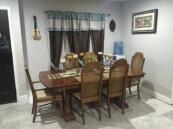 Kitchen (Pic 3)