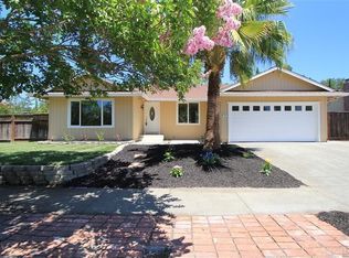 3240 Meadow Glen Dr, Santa Rosa, CA 95404