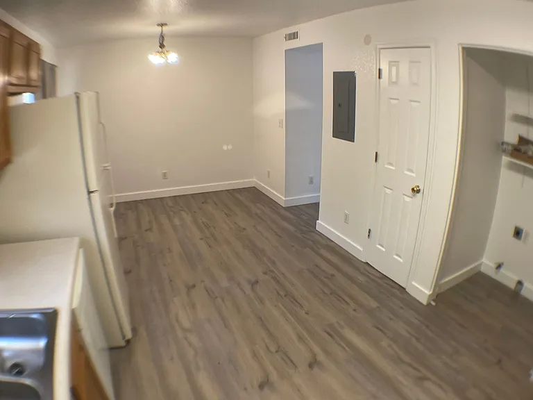 2115 N West St — Photo 10