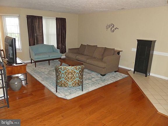 2nd image of 200 Burkwood Ct Unit 2H