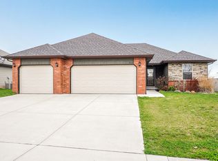 1917 E Costa Mesa Ct, Ozark, MO 65721