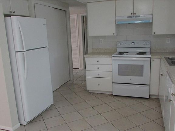 4th image of 3348 Rosefield Dr