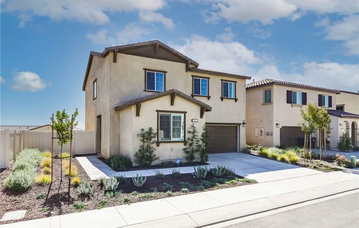 4 bed, 2286 sqft, $3,500 — Photo 1