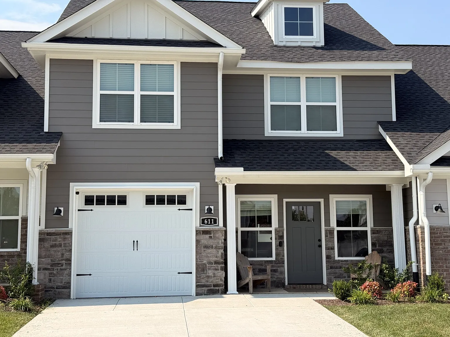 3 bed, 2.5 bath, 1639 sqft, $2,700 — Photo 1