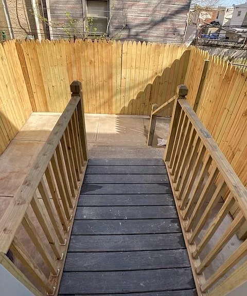 207 E Cambria St — Photo 14