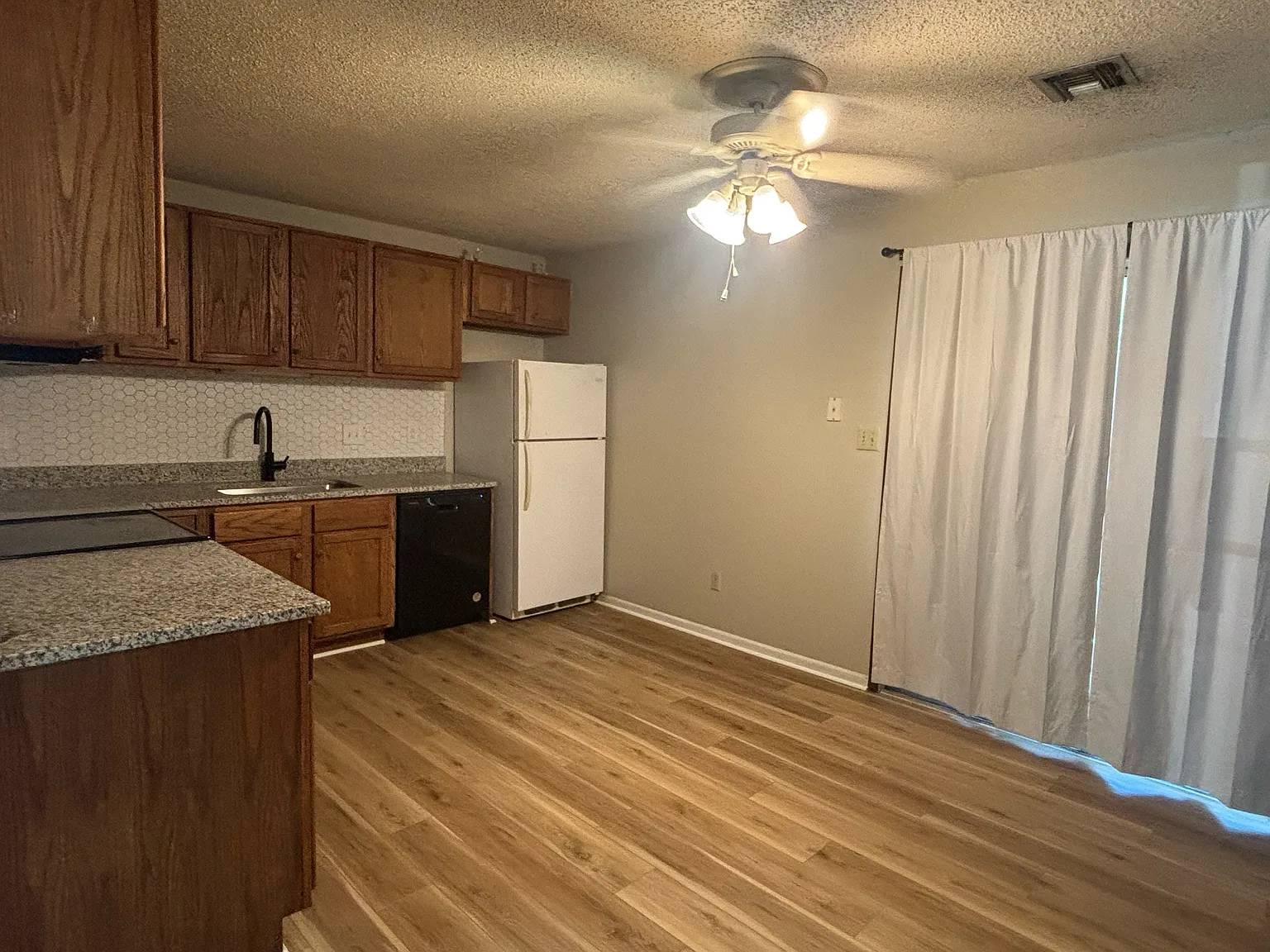 209 S. Edwards Ave - Unit 2 — Photo 4