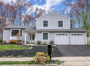 12 Hazelwood Ct, Howell, NJ