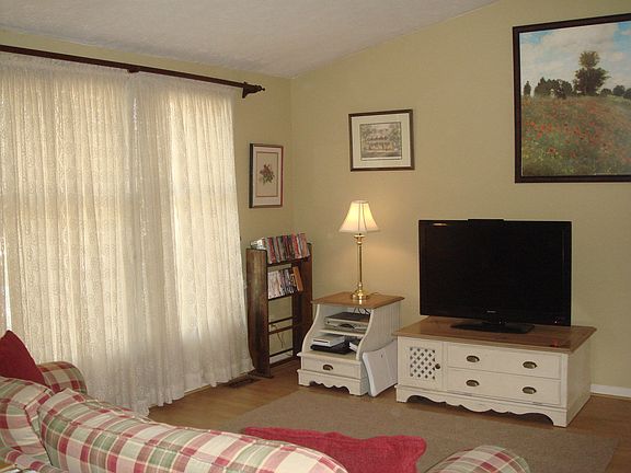 Living Room (alt view)