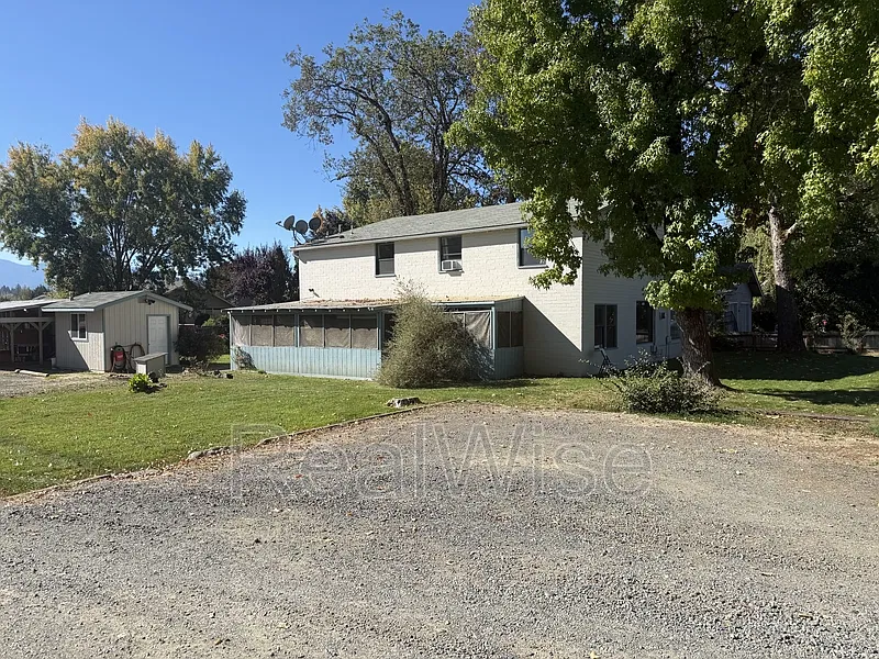 1 bed, 1.0 bath, $925 — Photo 2