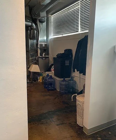 Closet & Storage
