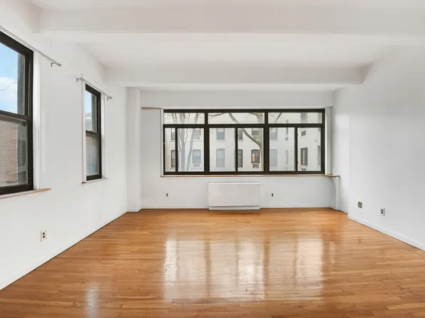 492 Henry Street image 1 of 12