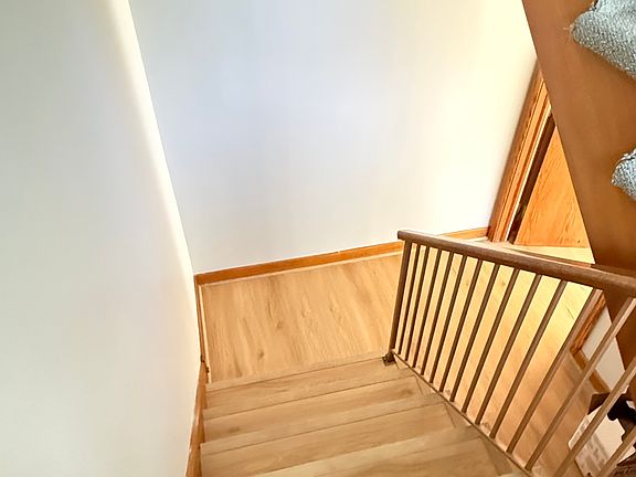 2nd image of 2548 W Winnemac Ave