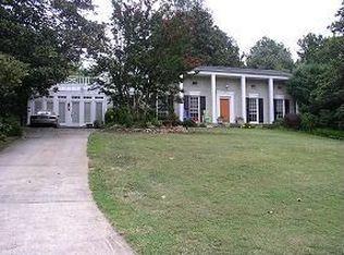 290 Green Hill Rd, Sandy Springs, GA 30342