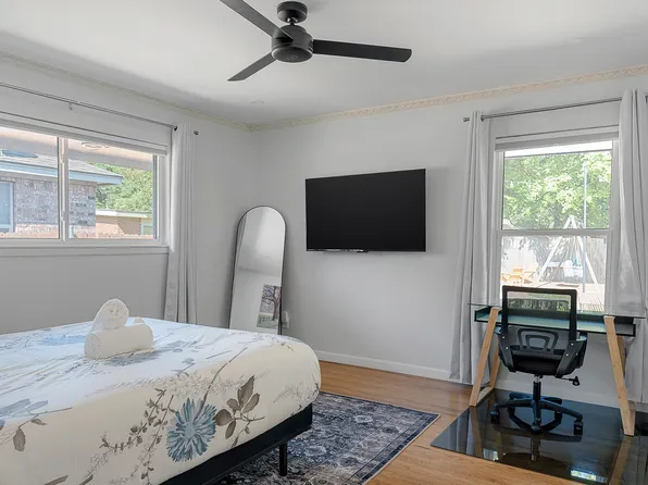 3439 Holliday Dr, Dallas, TX 75224