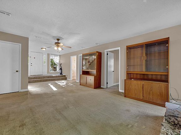 4th image of 4742 Sylvaner Ln