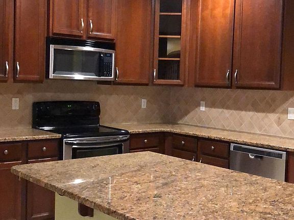 4th image of 3153 Glenridge Cir