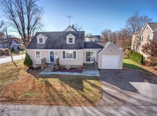 102 Newton St, Fairfield, CT 06824