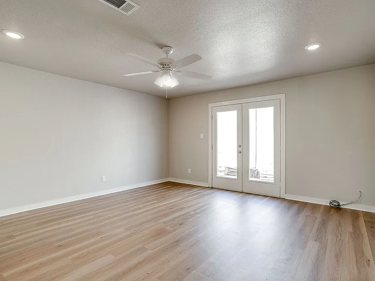 105 SE Gardens Blvd #111 — Photo 24