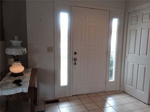 2nd image of 4 Midlakes Dr