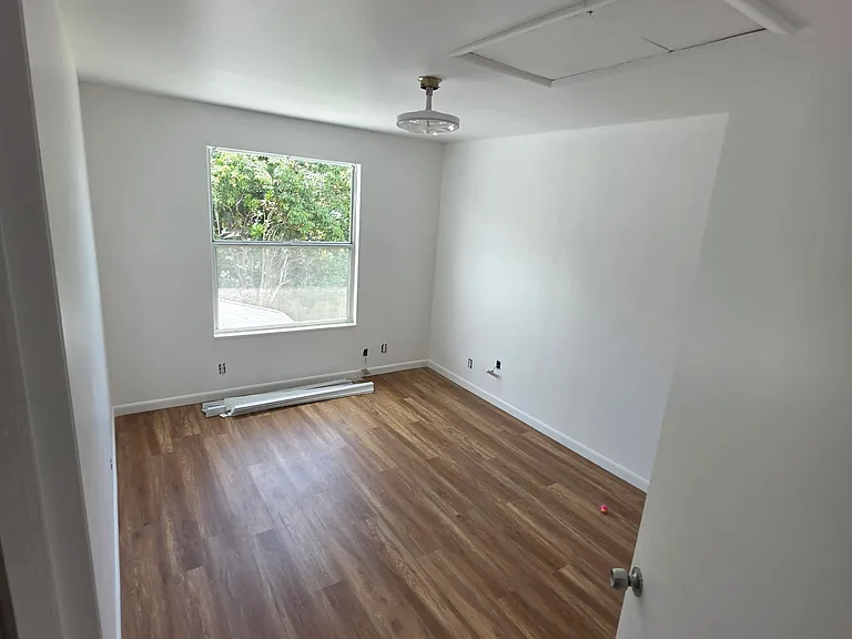 2393 Crawford Ct — Photo 8