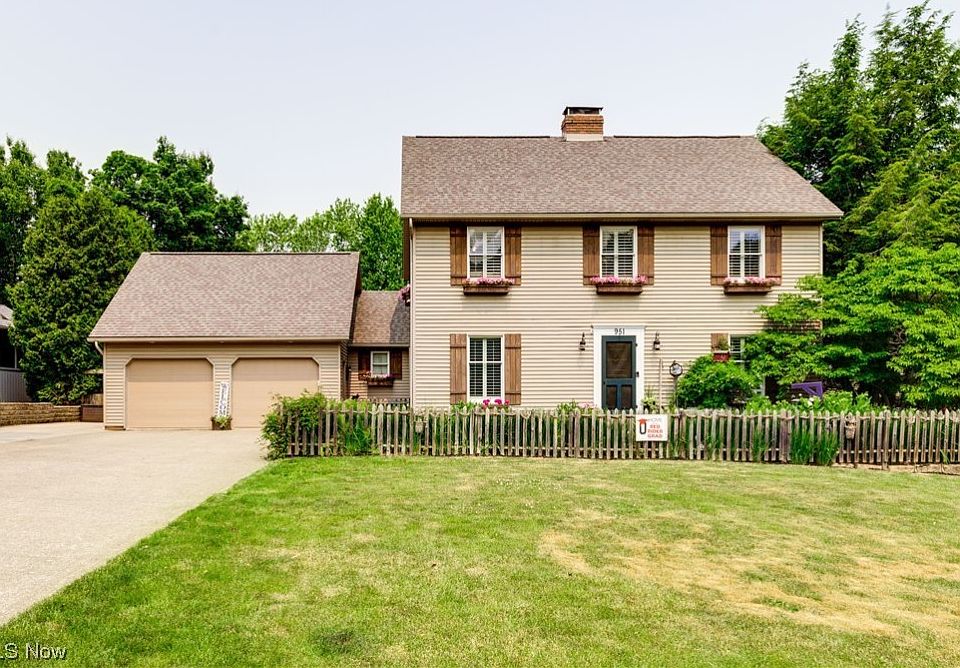 951 Apple Blossom Ln, Orrville, OH 44667 Zillow