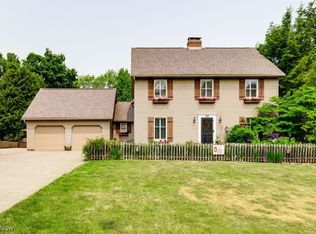 951 Apple Blossom Ln, Orrville, OH 44667