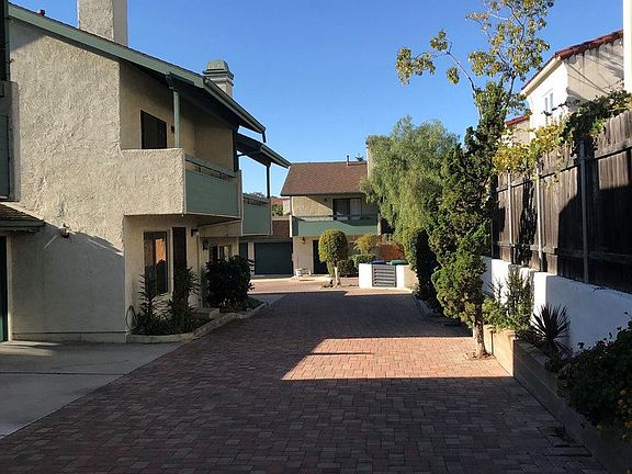 2nd image of 1015 N Milpas St APT D