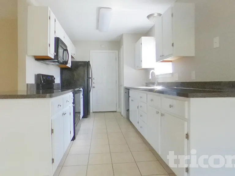 6321 Macarthur Dr — Photo 7