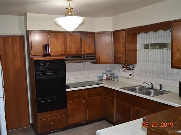 4th image of 6965 Van Buren St