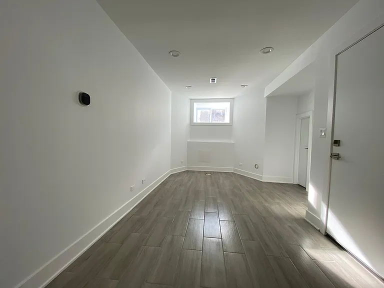 3145 N Ridgeway Ave #G — Photo 6