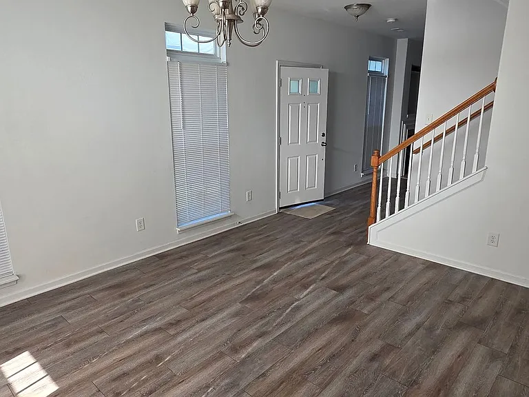 5905 Hollow Wood Ct — Photo 10