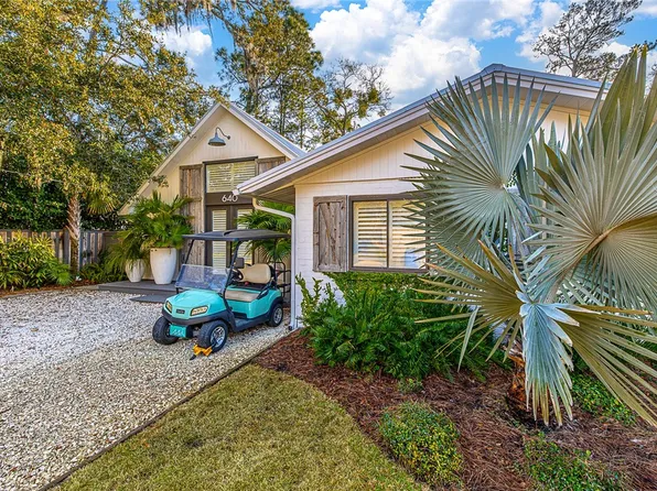 640 Oak St, Saint Simons Island, GA 31522