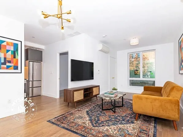 492 Gates Avenue image 1 of 3