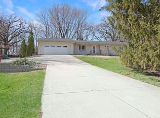 7051 N Union Rd, Cedar Falls, IA 50613