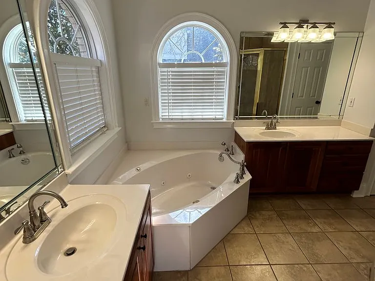 216 Rollingwood Cir NW — Photo 22