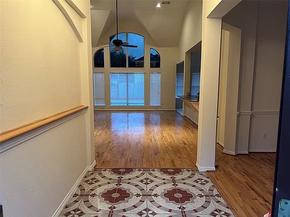 3rd image of 17707 Cypress Laurel St