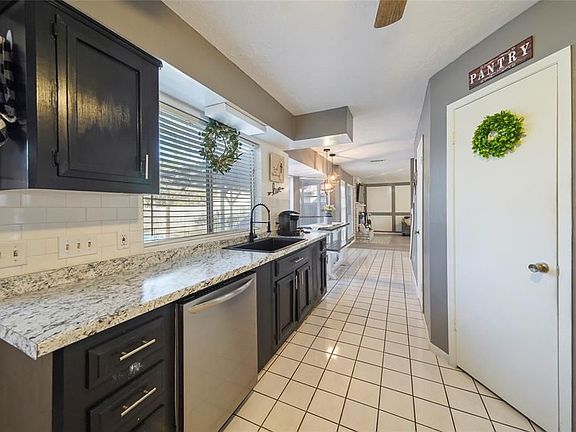 5th image of 3523 Glenwood Springs Dr