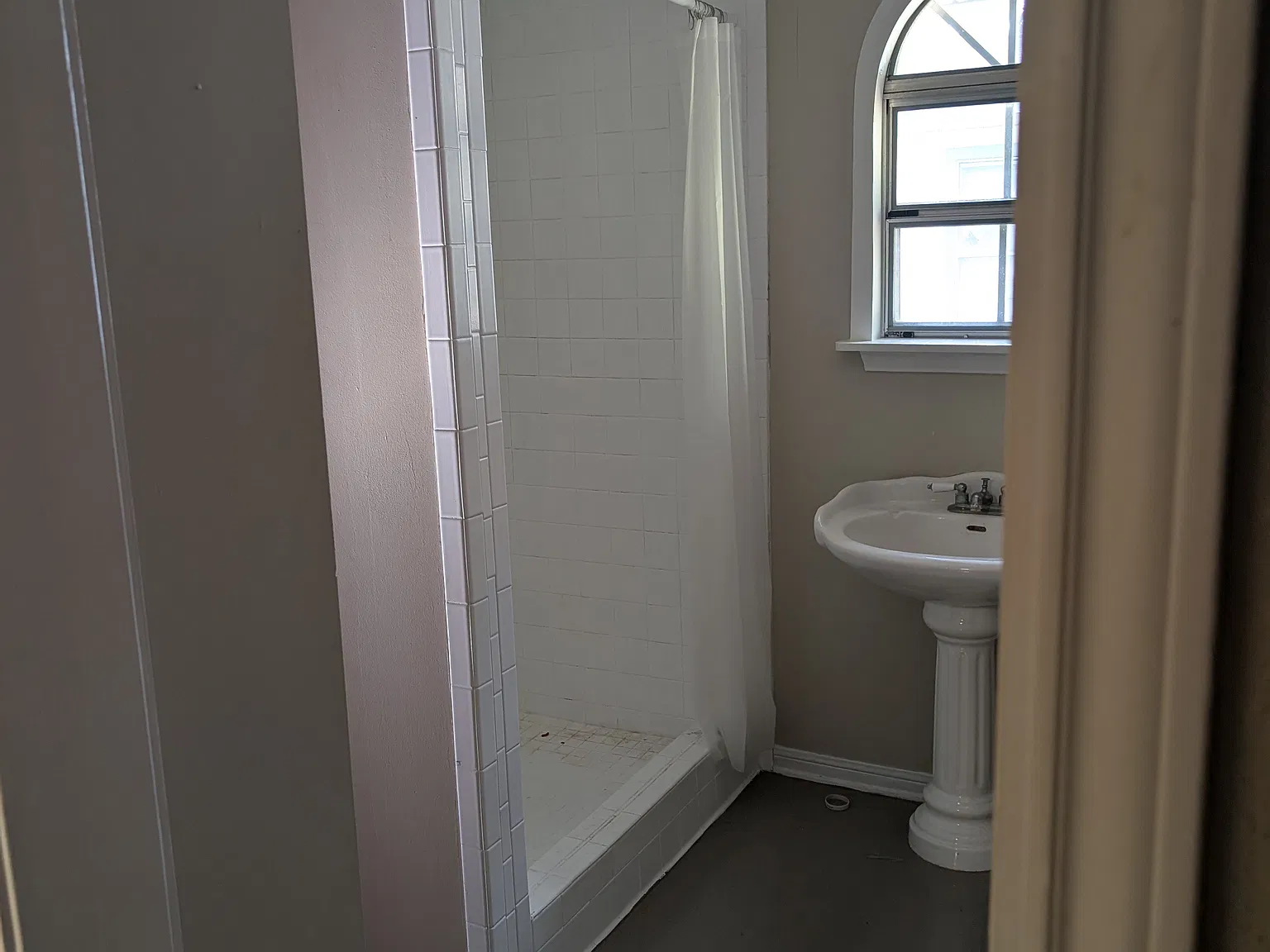 4 bed, 1868 sqft, $2,000 — Photo 3