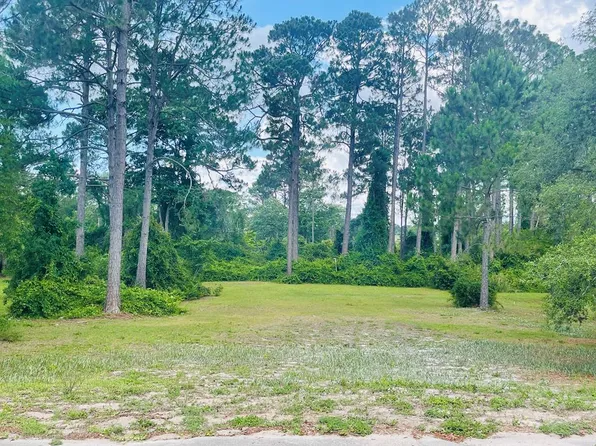 209 12th St E, Carrabelle, FL 32322