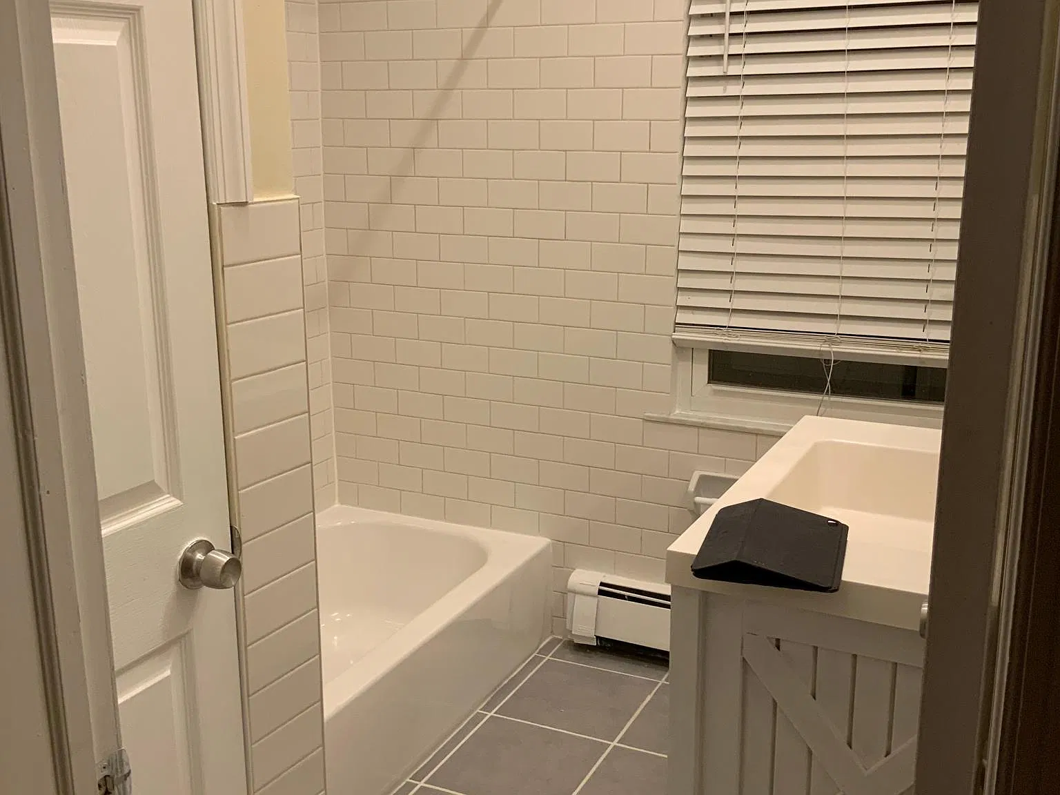 3 bed, 1200 sqft, $2,450 — Photo 3