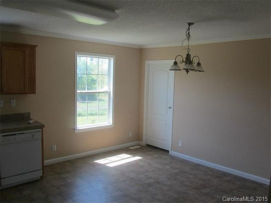 3rd image of 1023 Canada Dr