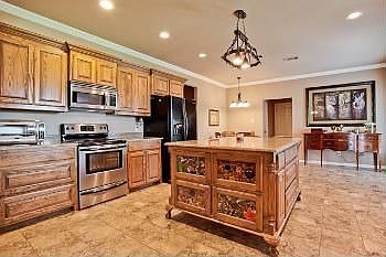 5th image of 7211 Hunnington Dr