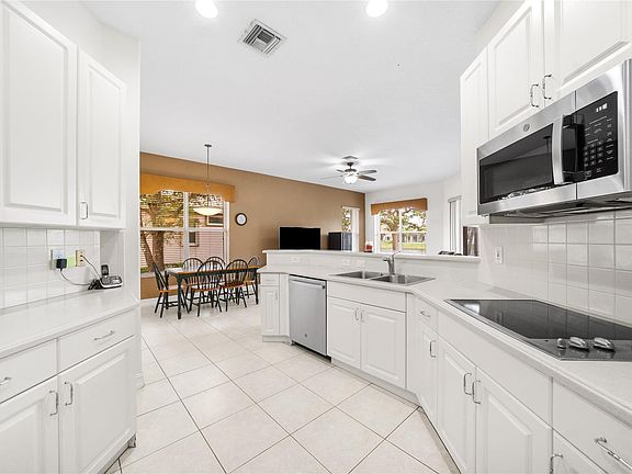 3rd image of 11183 NW 69th Place
