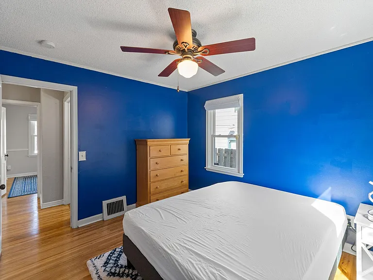 2901 Zenith Ave N — Photo 11