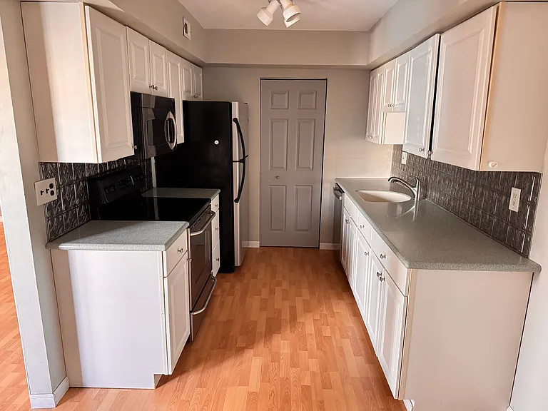111 Reliance Cir — Photo 10