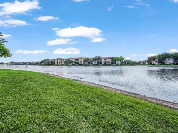 850 SW 138th Ave APT 213D, Pembroke Pines, FL 33027